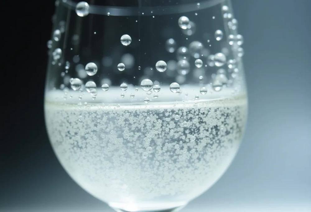 Soda oczyszczona ocet co powstaje – odkryj chemiczną reakcję i jej zastosowania