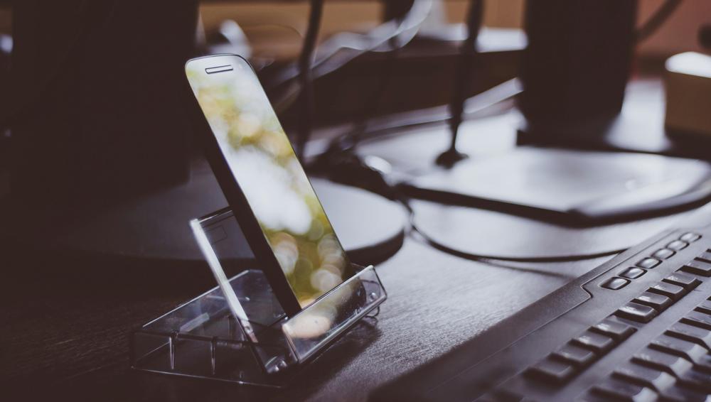 Cleaning phone